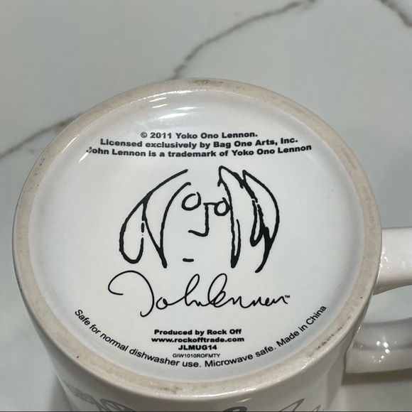 John Lennon & Yoko Ono Peace Sign Hug Close Coffee & Tea Mug Lot of 2 - Picture 5 of 8